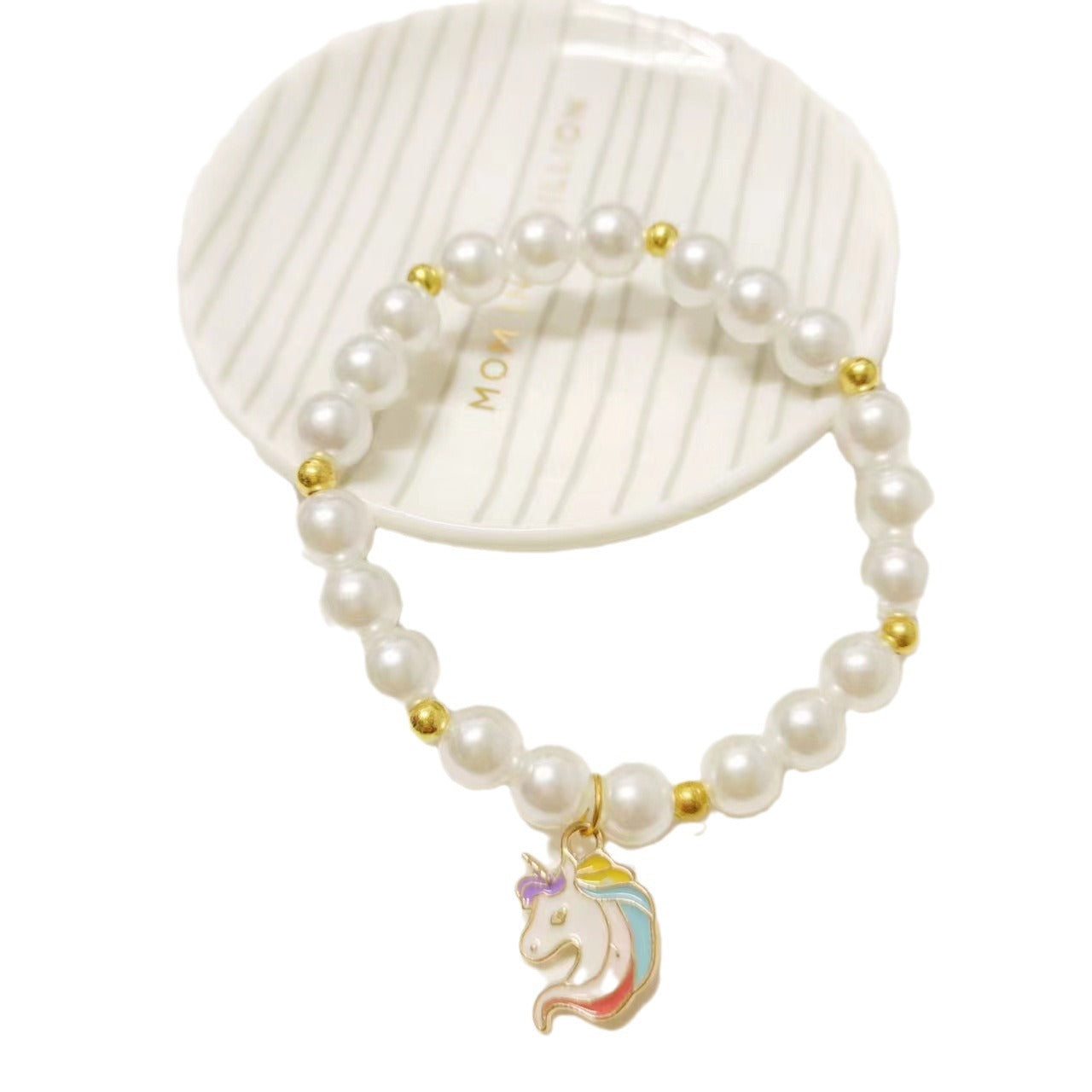 Pearl, Luxe-Looking Beaded Elk Pendant Bracelet