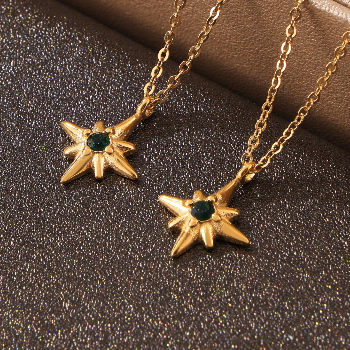 Female Versatile Star-shaped Zircon-inlaid Necklace